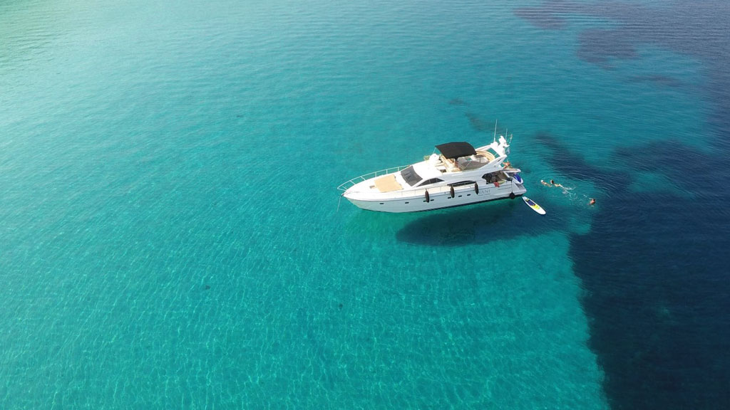 Galeon-paradise-beach